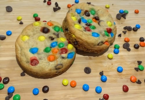 Signature Chocolate Chip Cookie